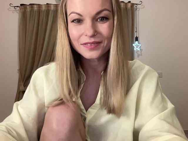 LilithNewdawn webcam