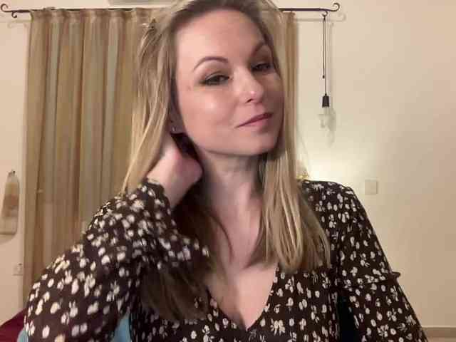 LilithNewdawn webcam