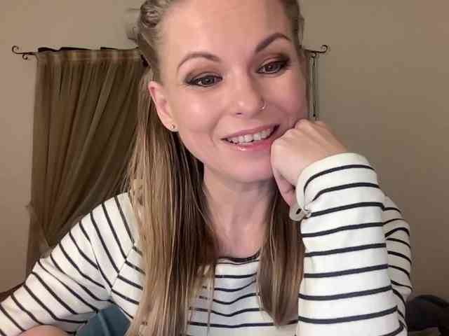 LilithNewdawn webcam