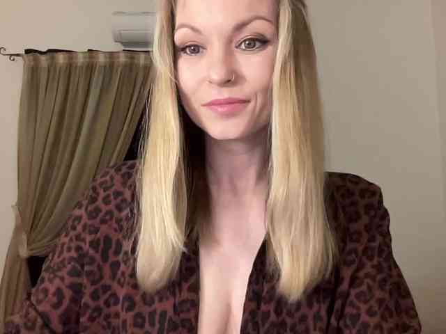 LilithNewdawn webcam