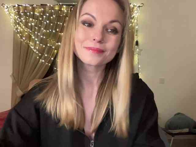 LilithNewdawn webcam