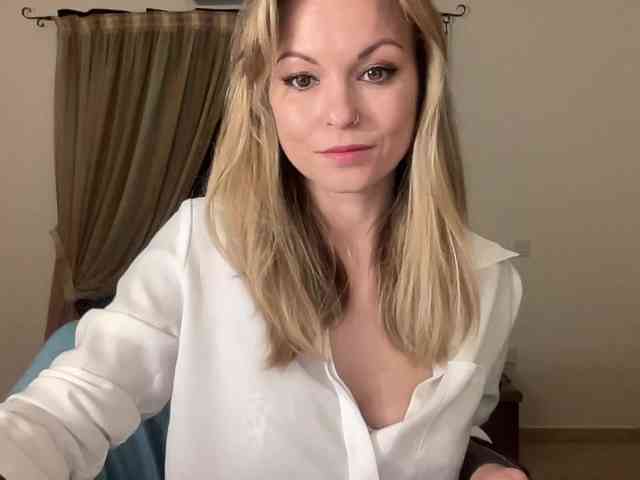 LilithNewdawn webcam