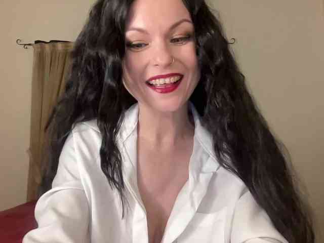 LilithNewdawn webcam