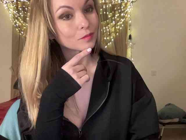 LilithNewdawn webcam