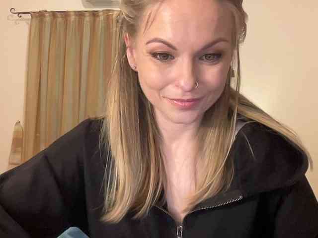 LilithNewdawn webcam