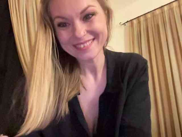 LilithNewdawn webcam