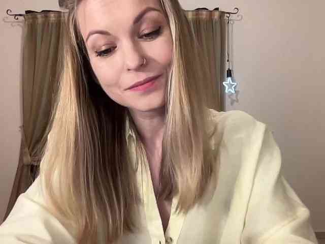 LilithNewdawn webcam