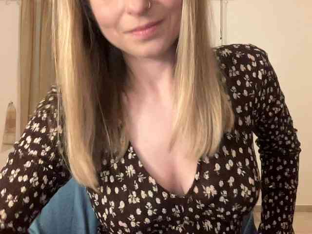 LilithNewdawn webcam