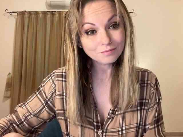 LilithNewdawn webcam