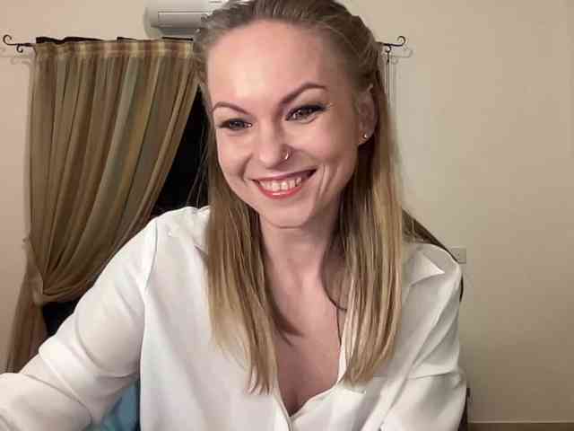 LilithNewdawn webcam