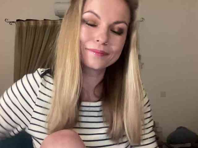 LilithNewdawn webcam