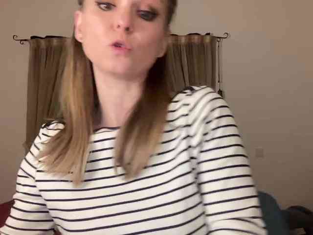 LilithNewdawn webcam