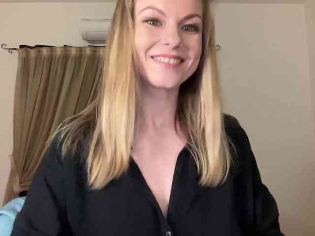 LilithNewdawn webcam