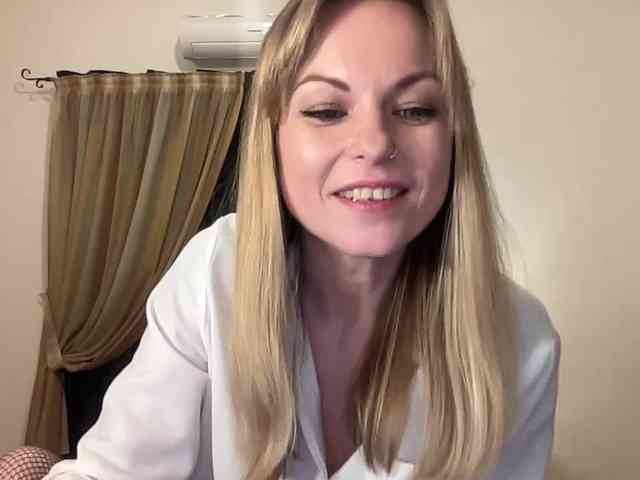 LilithNewdawn webcam