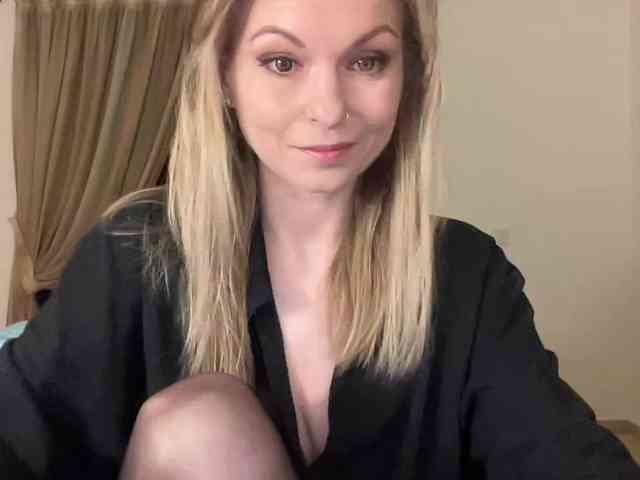 LilithNewdawn webcam