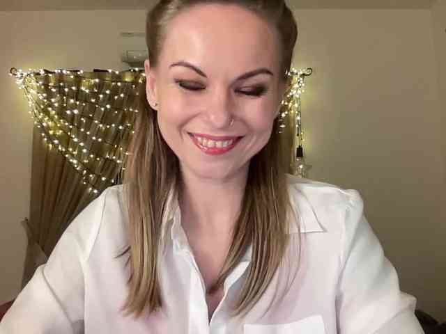 LilithNewdawn webcam