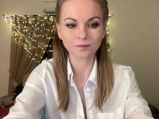 LilithNewdawn webcam