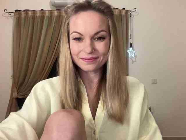 LilithNewdawn webcam