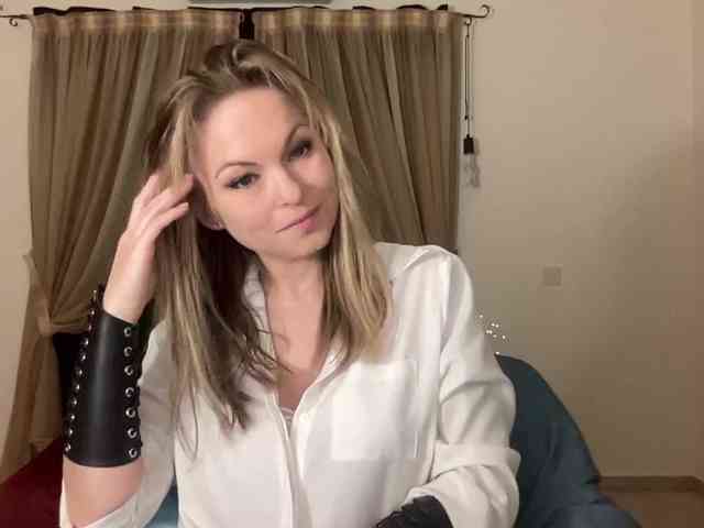 LilithNewdawn webcam