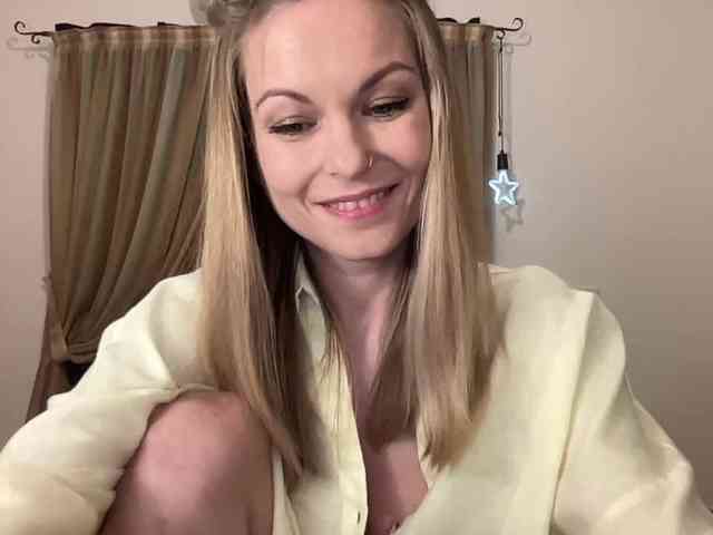 LilithNewdawn webcam