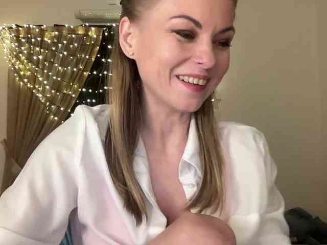 LilithNewdawn webcam