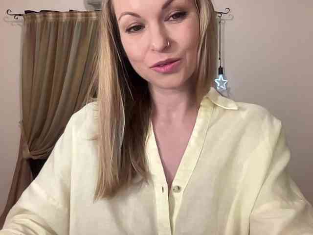 LilithNewdawn webcam