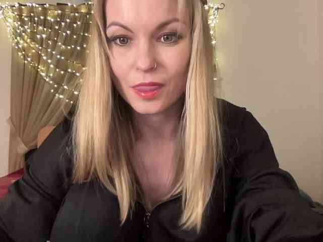 LilithNewdawn webcam