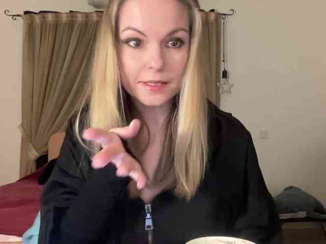 LilithNewdawn webcam