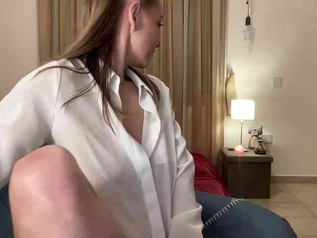 LilithNewdawn webcam