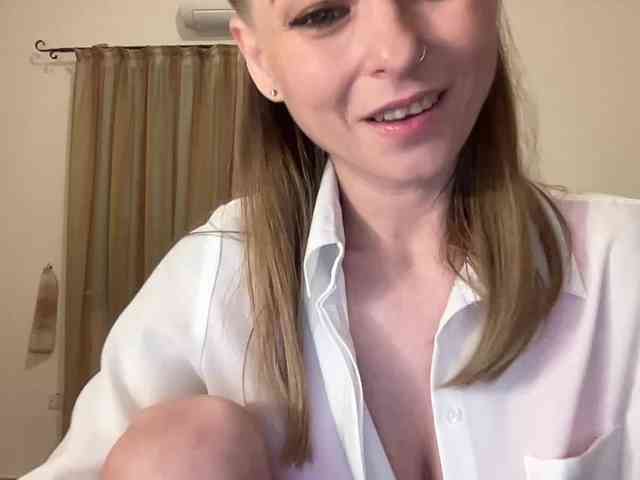 LilithNewdawn webcam