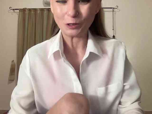 LilithNewdawn webcam