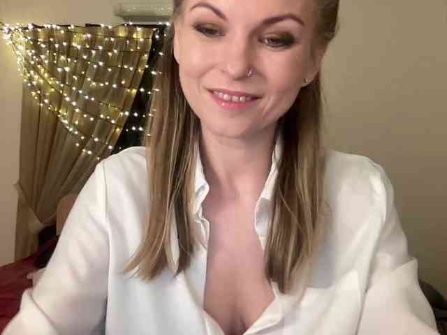 LilithNewdawn webcam