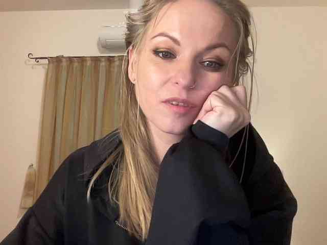 LilithNewdawn webcam