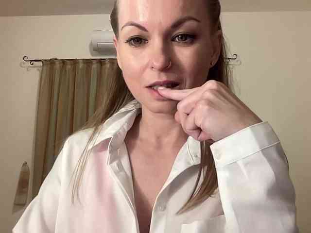 LilithNewdawn webcam