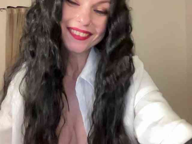 LilithNewdawn webcam