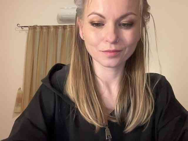 LilithNewdawn webcam