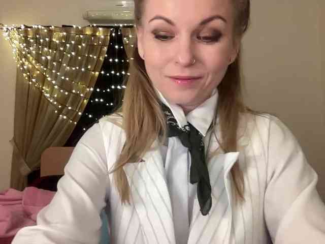 LilithNewdawn webcam