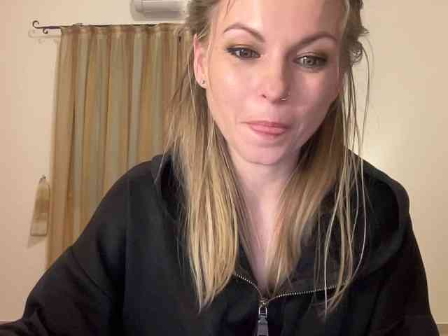 LilithNewdawn webcam