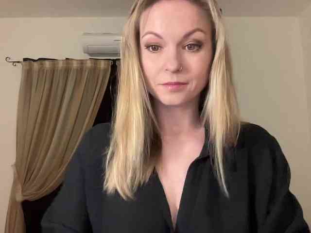 LilithNewdawn webcam