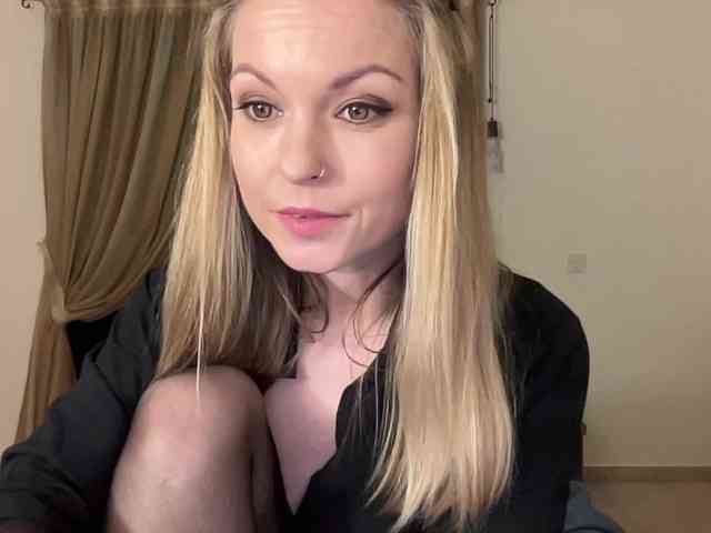 LilithNewdawn webcam