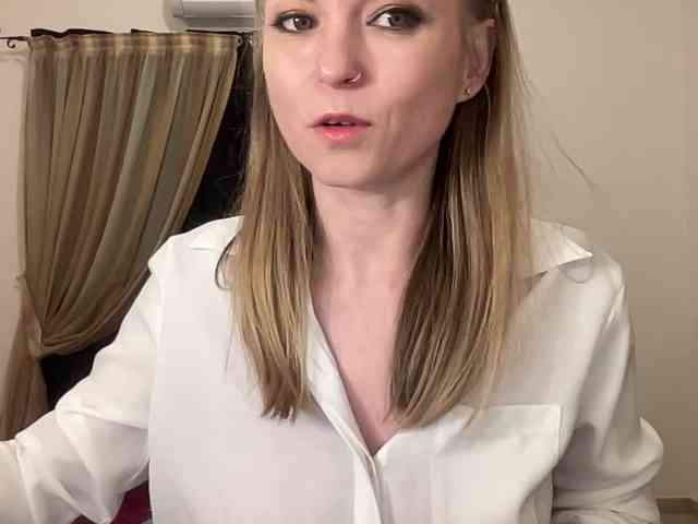 LilithNewdawn webcam