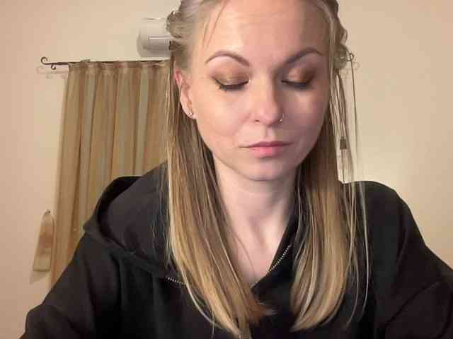 LilithNewdawn webcam