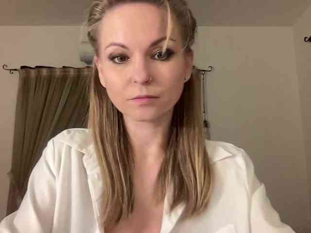 LilithNewdawn webcam