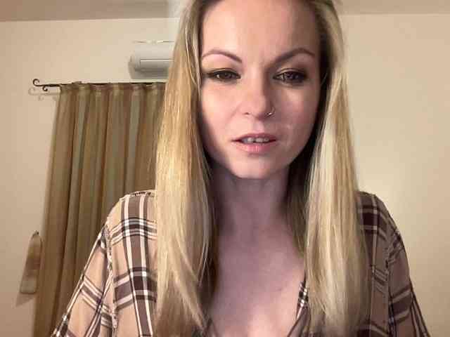 LilithNewdawn webcam