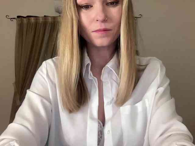 LilithNewdawn webcam