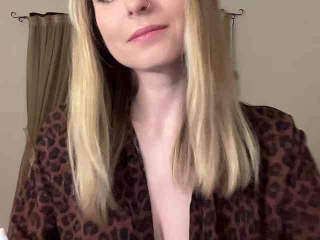 LilithNewdawn webcam