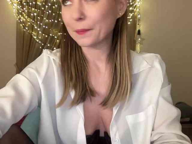 LilithNewdawn webcam