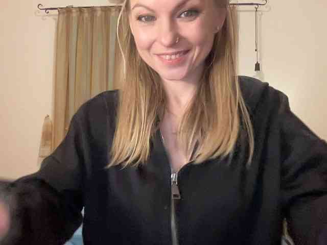 LilithNewdawn webcam