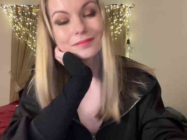 LilithNewdawn webcam