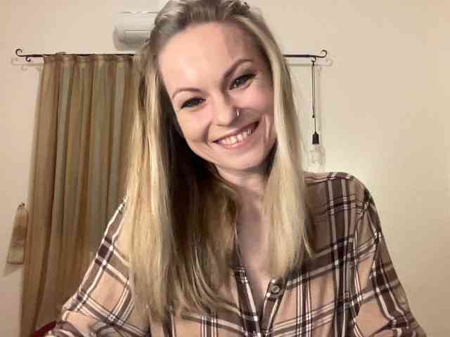 LilithNewdawn webcam